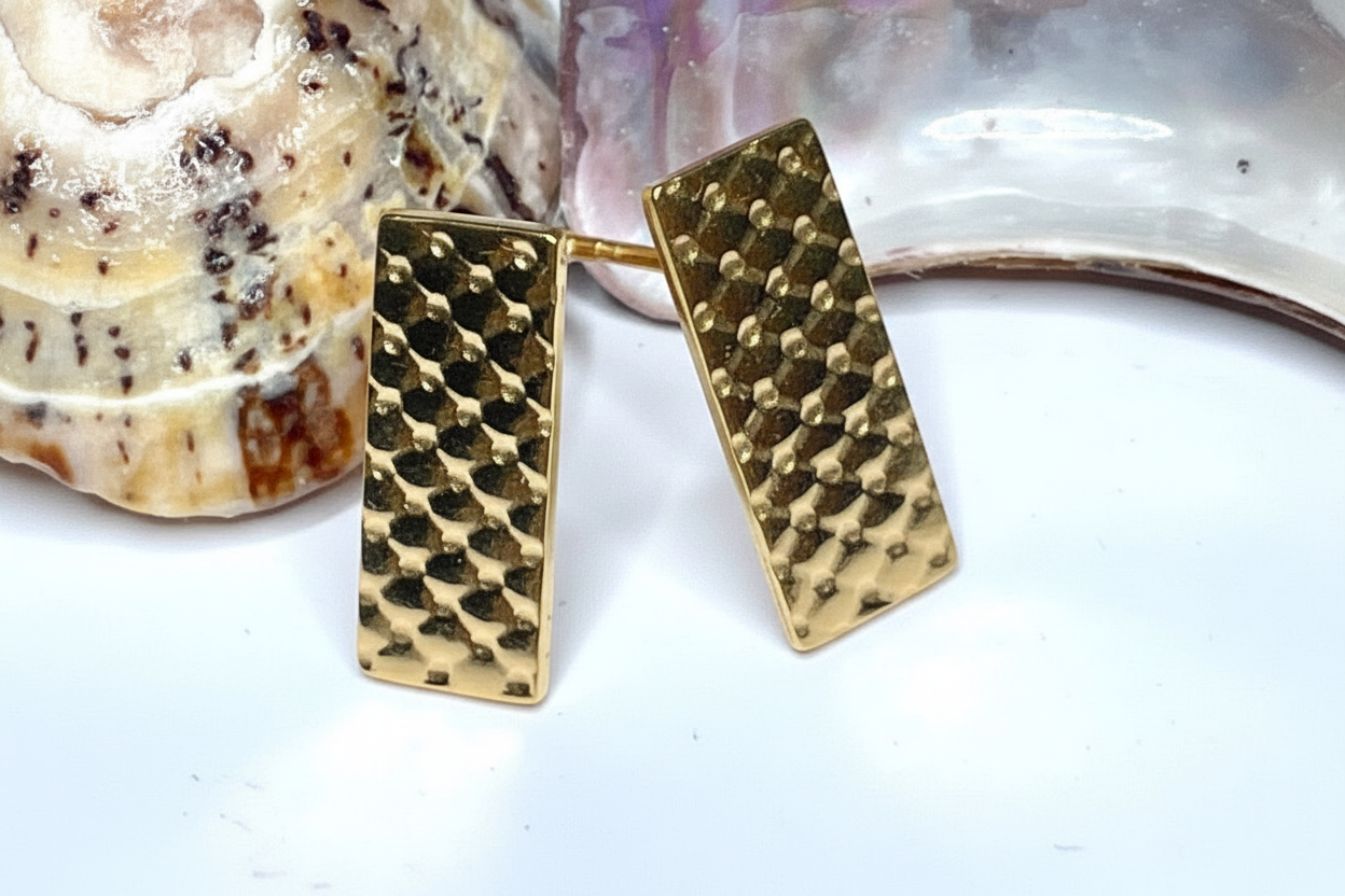 Gold crosshatch pattern earrings